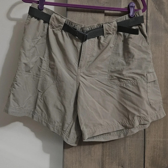 Columbia Sandy River II Cargo shorts color tusk. Size large - Picture 8 of 14